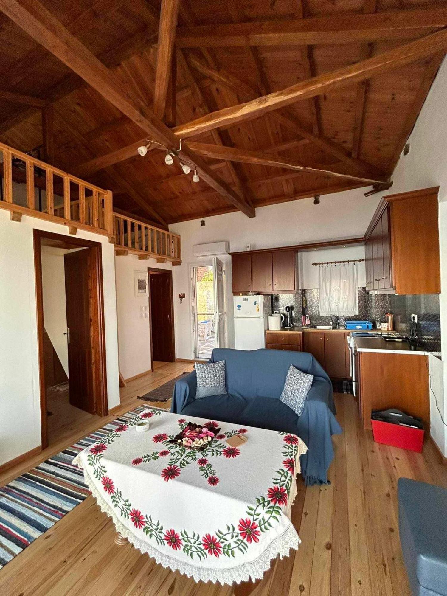 Avgoustina'S Home Glossa Eksteriør bilde